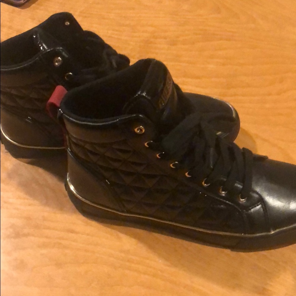 Men’s guess shoes